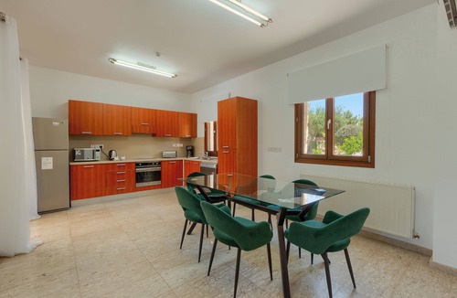 Aphrodite Hills Villa | Unwind in Style: Your Luxury Retreat Awaits