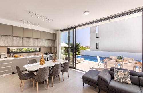 Pernera Villa | villa Almaria 4- 2 bedroom villa with Pool