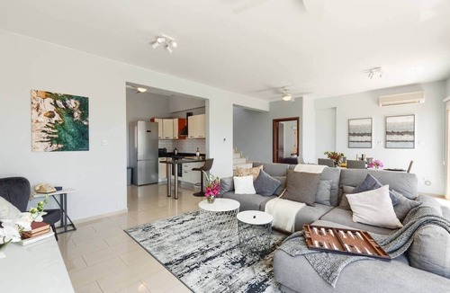 Peyia Town Villa | Villa Amorosa - 4 Bed Villa with Private Pool!