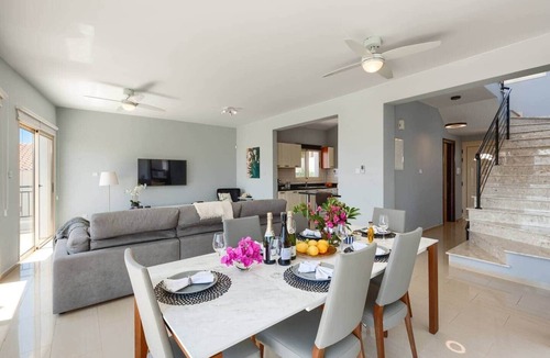 Peyia Town Villa | Villa Amorosa - 4 Bed Villa with Private Pool!