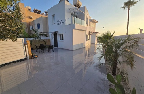 Moutallos House | Villa Catherine, Paphos 150 metres from Venus Beach – come and visit us.