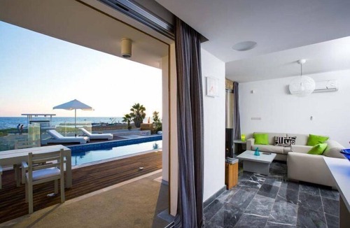 Paphos Villa | Villa Cyan Paphos - Three Bedroom Villa, Sleeps 6