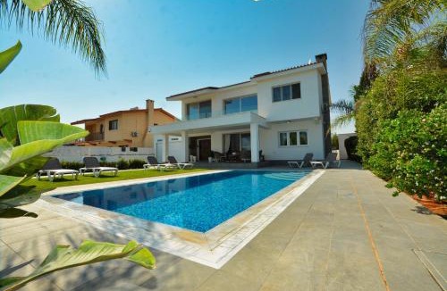 Ayia Thekla Villa | Villa Emilia