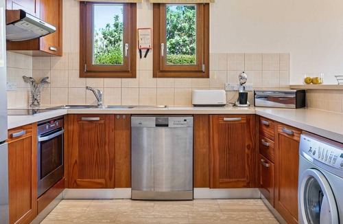 Aphrodite Hills Villa | Villa HG01 Madelini - Three Bedroom Villa, Sleeps 6