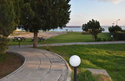 Gastria House | Villa in a private holiday site with direct beach access and pool