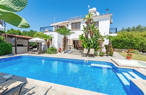 Polis Villa | Villa Kyriakos - a villa that sleeps 6 guests in 3 bedrooms