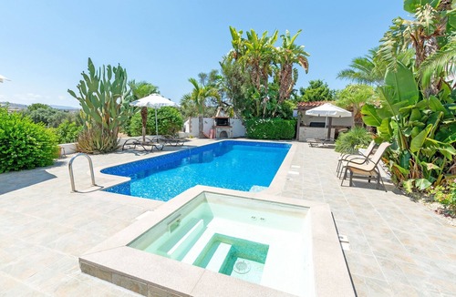 Polis Villa | Villa Kyriakos - a villa that sleeps 6 guests in 3 bedrooms