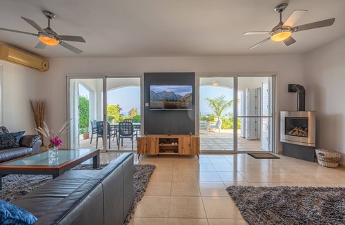 Argaka Cottage | Villa Nikita - a villa that sleeps 6 guests in 3 bedroom