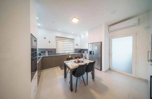 Oroklini House | Villa Oro Hills w/private hot tub jacuzzi