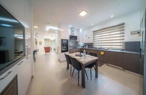 Oroklini House | Villa Oro Hills w/private hot tub jacuzzi