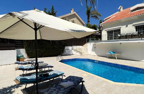 Agios Athanasios Villa | Villa Sawa by Ezoria Villas