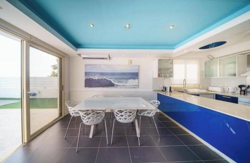 Mazotos House | Villa Waves