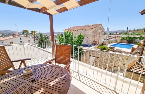 Skarinou Apartment | Village Charm Pool Apartment at Skarinou