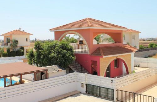 Liopetri Villa | Wealthystays 3BR Terrace BBQ Villa with pool