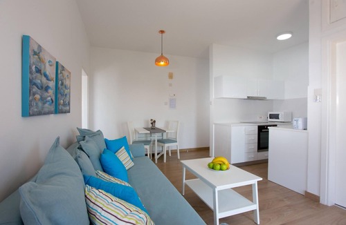 Agios Tychon Apartment | White Arches Sea View Apt No 1