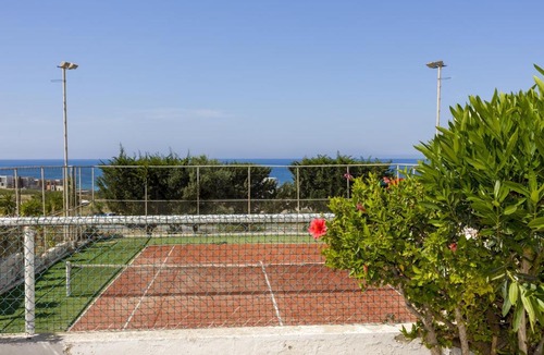 Chlorakas House | Yellow 16 Sea View Vacation Home