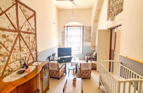 Old Town of Limassol House | Yiayia's House, 3bed, sleeps 6