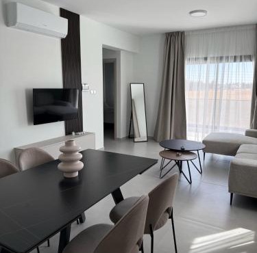 ΘΕΑ 5 Comfortable 1BR and 2BR Apartments