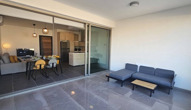 03 LCA - Stay Larnaca Pearl Apartment in Larnaca