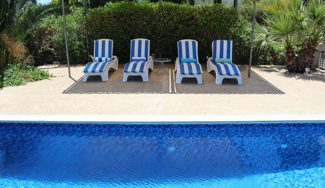 1-bedroom bungalow Limassol Countryside Tranquil Getaway Shared Pool Near Beach in Limassol