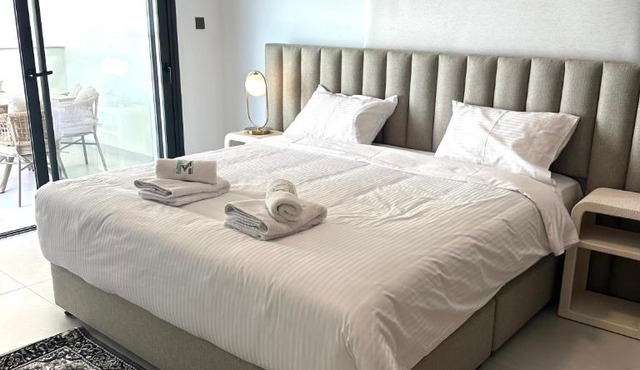 204 Lux Suites Level2 Tower 206