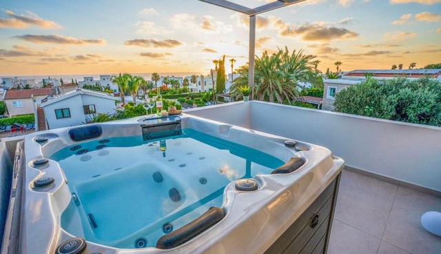 250m to Beach - Private Hot Tub - 2 Terraces - BBQ