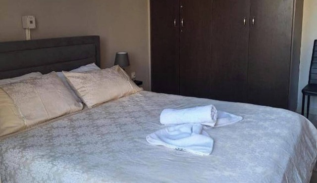 2br-7 Guests-Free Parking-Pool-AirCon
