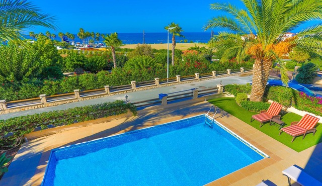 3 Bedroom Villa, Private Pool, 250m to Latchi Beach in Latchi