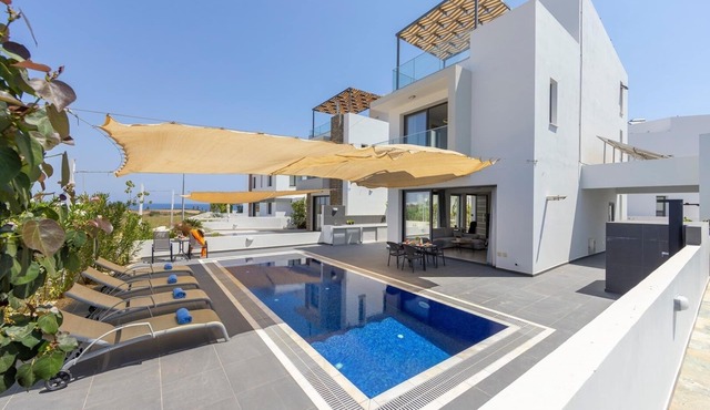 3 bedroom villa with pool