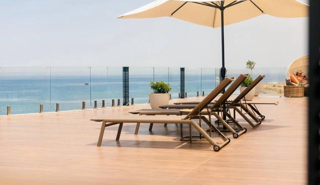 Albatros Resort - Infinity Pool & Private Terrace Apartment 3 by Azur Prime in Karaağaç