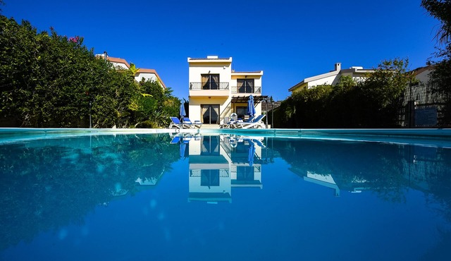 APOLLO Villa. A 3 bedroom luxury villa 200 metres from Pissouri Bay