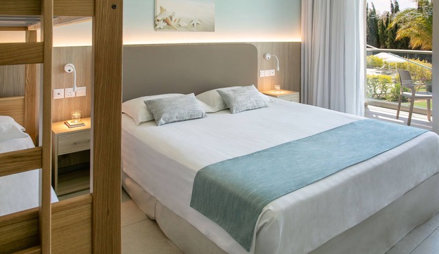 Asterias Beach Hotel