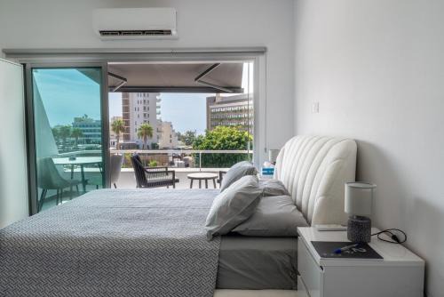 Belora Modern Studio, Sea View 100m to Beach in Limassol