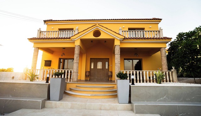 Casa Alba - Bohemian-style XXL 3-bedroom villa with a private pool in Pegeia