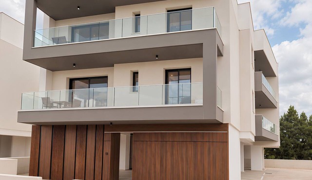 Cecilia Suite #201 - 2BDR - 24/7 Concierge in Lakatamia