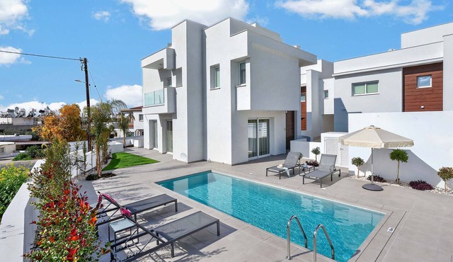 Celeste: Private 4BDR Villa, Central Napa in Ayia Napa