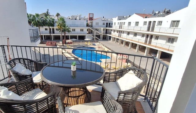 Coastal Paradise, Lovely comfortable apartment, in quiet location.