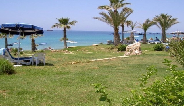 Diamond Beach 1-Bedroom Apartment in Paphos, WiFi