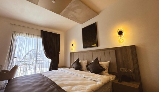 Dorana Art Hotel