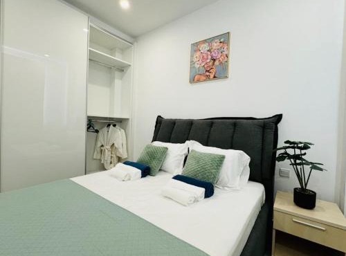 Elysia Park 7- 2 Modern Bedrooms Apartment , Pool, Gym, City Center in Paphos