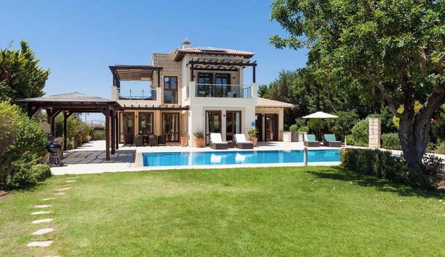 Experience Ultimate Luxury in a Majestic Villa, Paphos Villa 1482