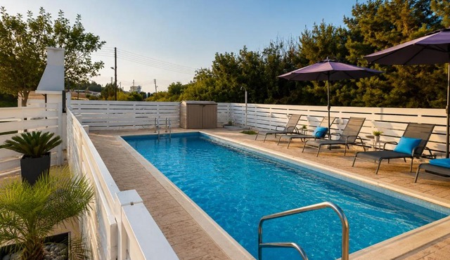 Felicity Bliss Sea View Apartment with Pool - 5 Min to Kapparis Beach in Paralimni