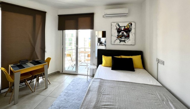 Flat w Balcony 8 min to Kyrenia Castle in Girne in Girne