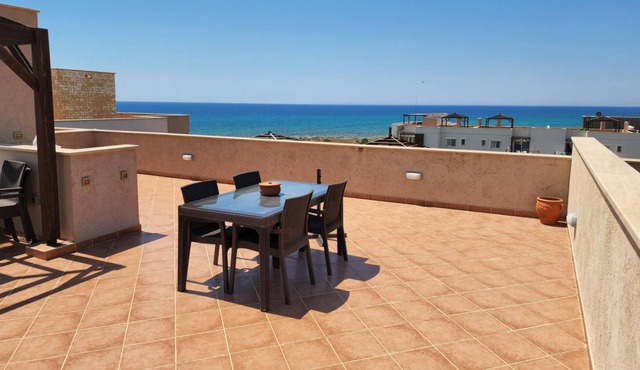 Flat w/ Shared Pool near Beach in Iskele in Yeni Iskele