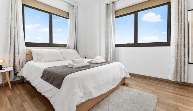 Glabur Stays - The Nicosia Elite - Exceptional Top Floor Apartment Nicosia City, Welcomes U!