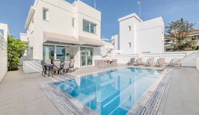 Green Bay Villa #17 - Modern Luxury Villa in Protaras