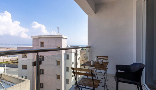 Harbor 401: Stylish 1-Bedroom Apartment in Larnaca