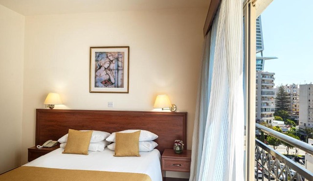 Kapetanios Limassol Hotel