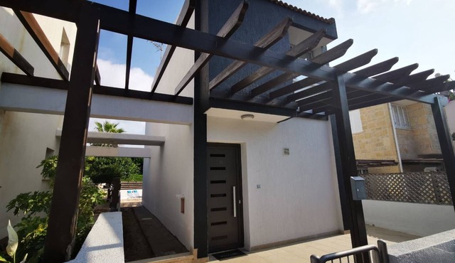 King Alexander Villa am Meer by Interhome