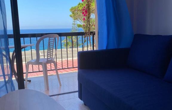Kissonerga beach apartment